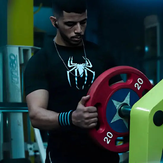 T-shirt-de-compression-pour-homme-noir-avec-araignée-imprimée-blanche-confort-optimal-dynamisme-et-style